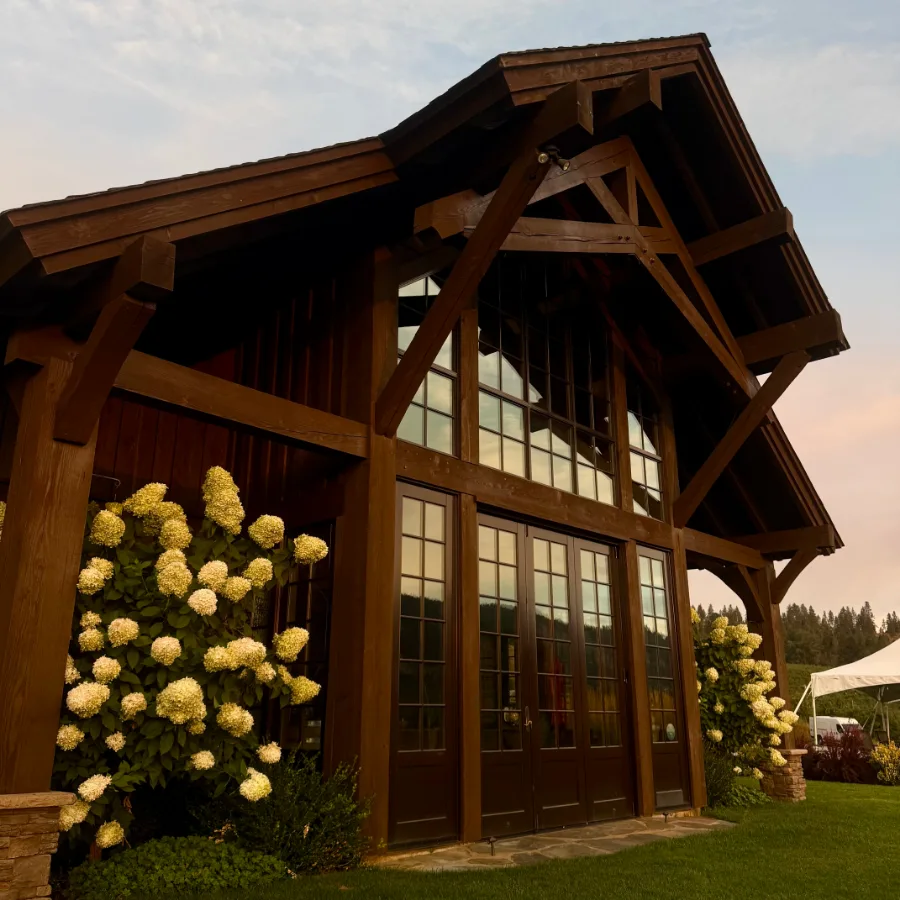 Silvara Cellars Winery outside of Leavenworth, Wa that offers wine tasting.
